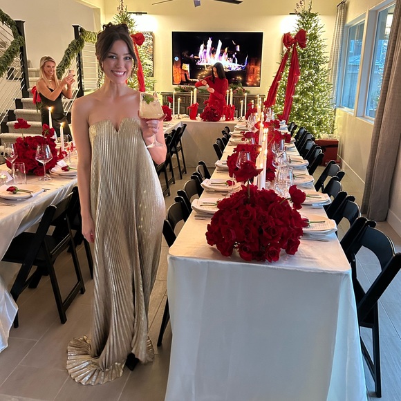 L’IDEE Gold Shimmer Gown Size Small - Picture 3 of 5